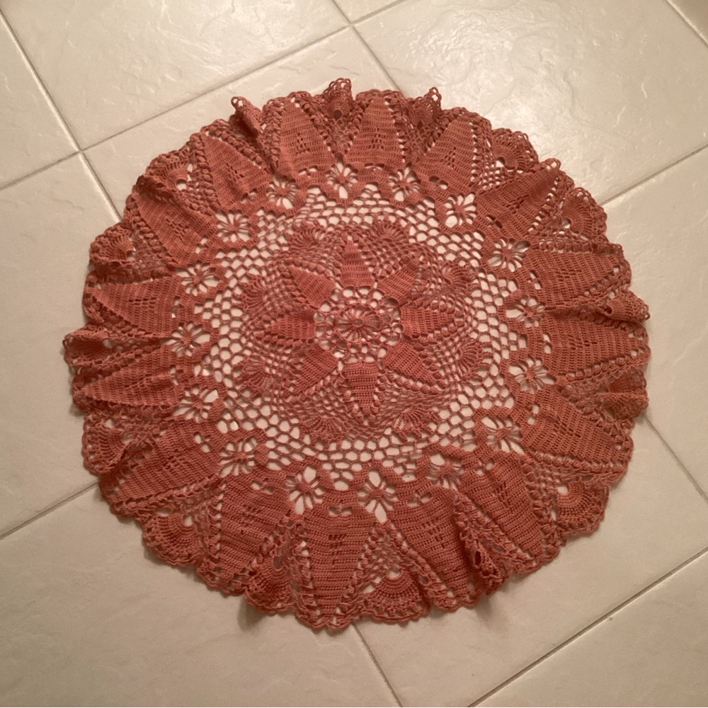 Lace tea table cloth, crocheted, dusty rose color. vantage No Damage. Vintage